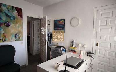 Lovely, cosy villa with a beautiful garden.